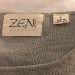 🎉 5/$25 Like New Zen Spirit Danskin Sage Sweater